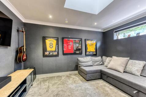 9 Virginia Drive-Sitting Room (2).jpg