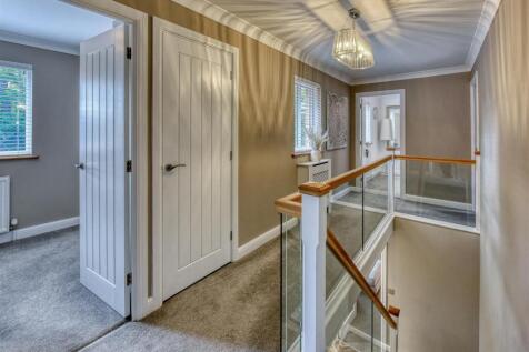 9 Virginia Drive-Landing.jpg