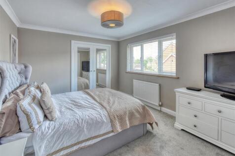 9 Virginia Drive-Bedroom 1.jpg