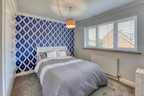 9 Virginia Drive-Bedroom 2.jpg