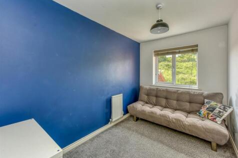 7 Taper Close-Bedroom 3.jpg