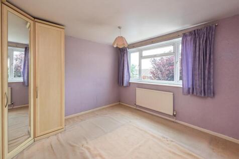 209 Common Road-Bedroom 1.jpg