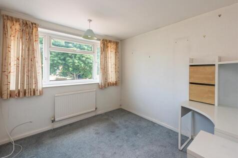 209 Common Road-Bedroom 2.jpg