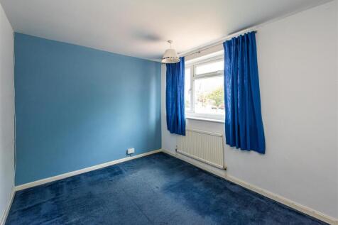 209 Common Road-Bedroom 4.jpg