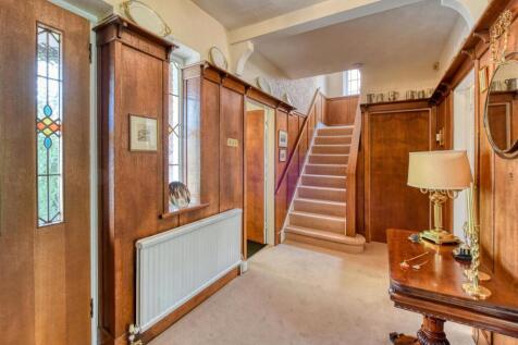 67 Sandringham Road-Hall.jpg