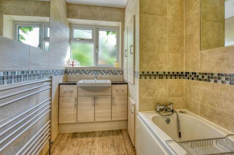 67 Sandringham Road-Bathroom.jpg
