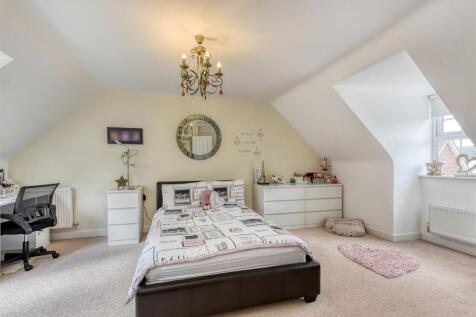 4 Great Hall Grove-bed5a.jpg