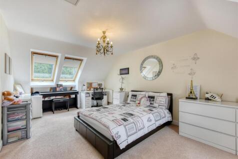 4 Great Hall Grove-bed5b.jpg