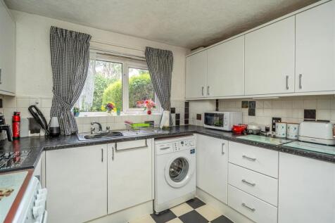 62 Giggetty Lane - Kitchen.jpg