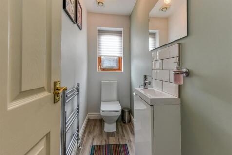2 Sytch Lane-Cloakroom.jpg