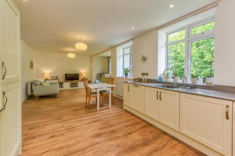 8 Thorsten House-Kitchen.jpg