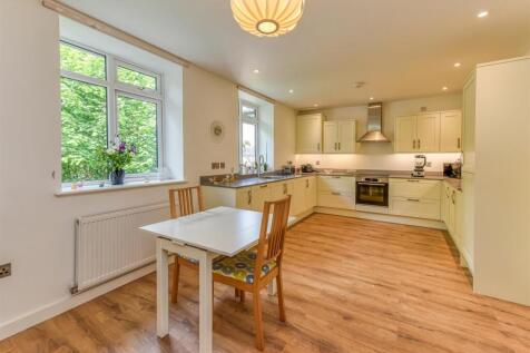 8 Thorsten House-Kitchen Breakfast Area.jpg