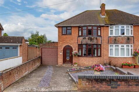 77 Wombourne Park-Front.jpg