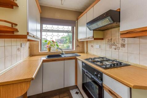 77 Wombourne Park-Kitchen.jpg