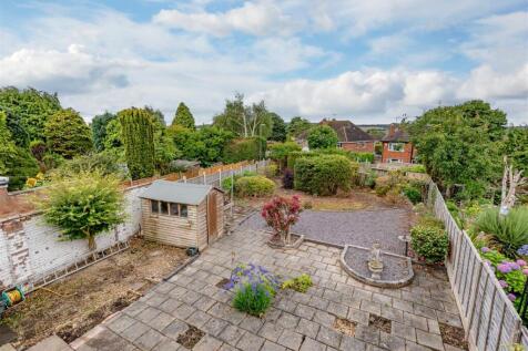 77 Wombourne Park-External.jpg