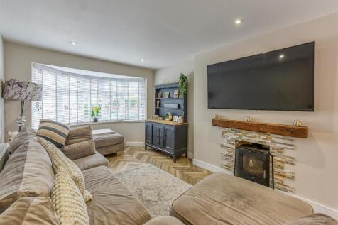 14 Sandringham Road-Kitchen Family Room (5).jpg