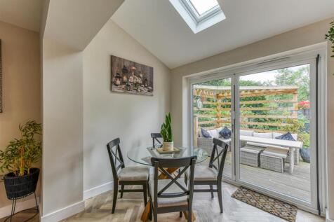 14 Sandringham Road-Kitchen Family Room.jpg
