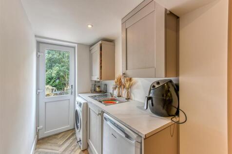 14 Sandringham Road-Playroom (2).jpg