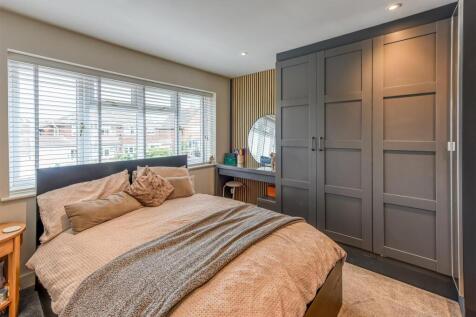 14 Sandringham Road-Bedroom 1.jpg