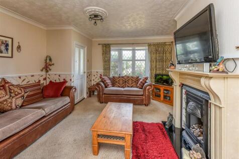 20 Wombourne Road-Living Room.jpg
