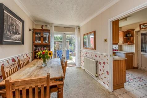 20 Wombourne Road-Dining Area.jpg