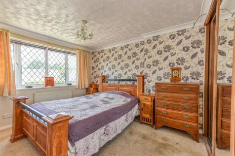 20 Wombourne Road-Bedroom 1.jpg