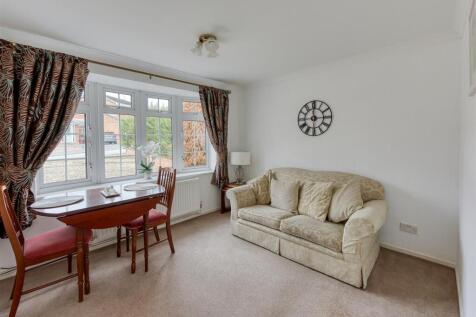 5 Churchward Grove-Dining Room.jpg