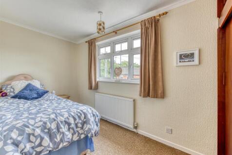 5 Churchward Grove-Bedroom 2.jpg