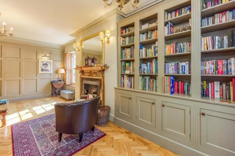 31 The Avenue-Living Room (2).jpg