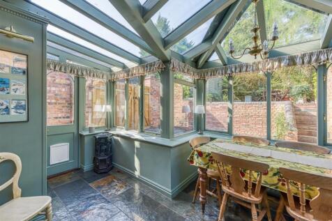 31 The Avenue-Conservatory.jpg