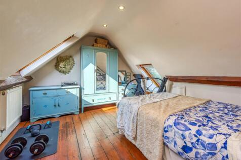 31 The Avenue-Bedroom 3.jpg
