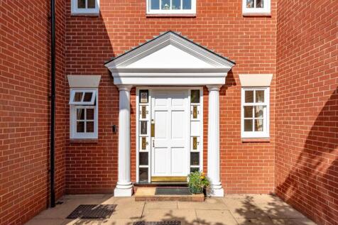 8 Mansion Court-External (8).jpg