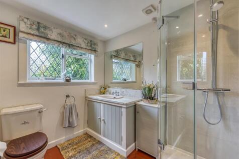 Smestow Gate Cottage-Shower Room.jpg
