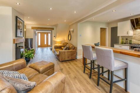 8 Banbery Drive-Kitchen Family Room.jpg