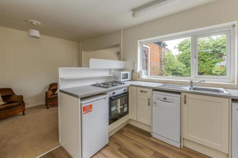 21 Langley Gardens-Kitchen.jpg