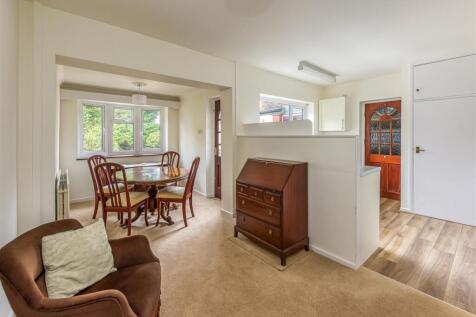 21 Langley Gardens-Dining Area (3).jpg