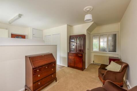 21 Langley Gardens-Dining Area.jpg