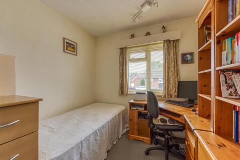 21 Langley Gardens-Bedroom 3.jpg