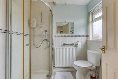 27 Bratch Park-Shower Room (2).jpg
