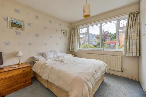 27 Bratch Park-Bedroom 2.jpg