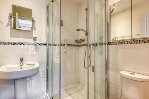 6 Stanham Close-Shower Room (2).jpg