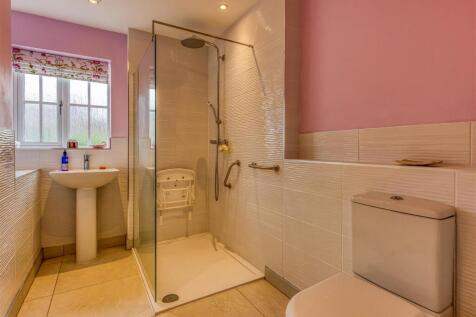 6 Stanham Close-Shower Room.jpg