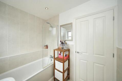Bathroom1.jpg