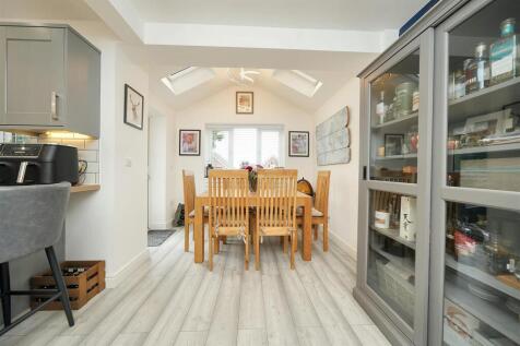 Dining Area.jpg