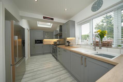 Kitchen.JPG