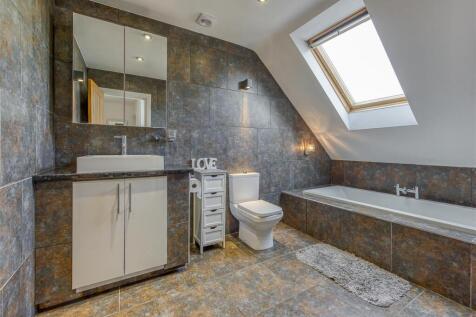 14 Ackleton Gardens-Bathroom.jpg