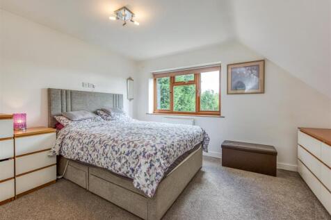 14 Ackleton Gardens-Bedroom 1.jpg