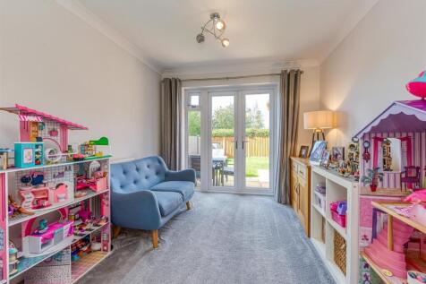 49 Penleigh Gardens-Playroom.jpg
