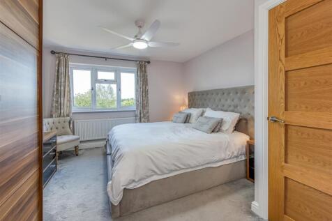 49 Penleigh Gardens-Bedroom 1 (2).jpg