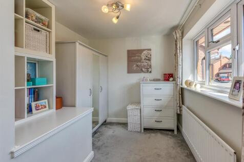 49 Penleigh Gardens-Bedroom 4.jpg